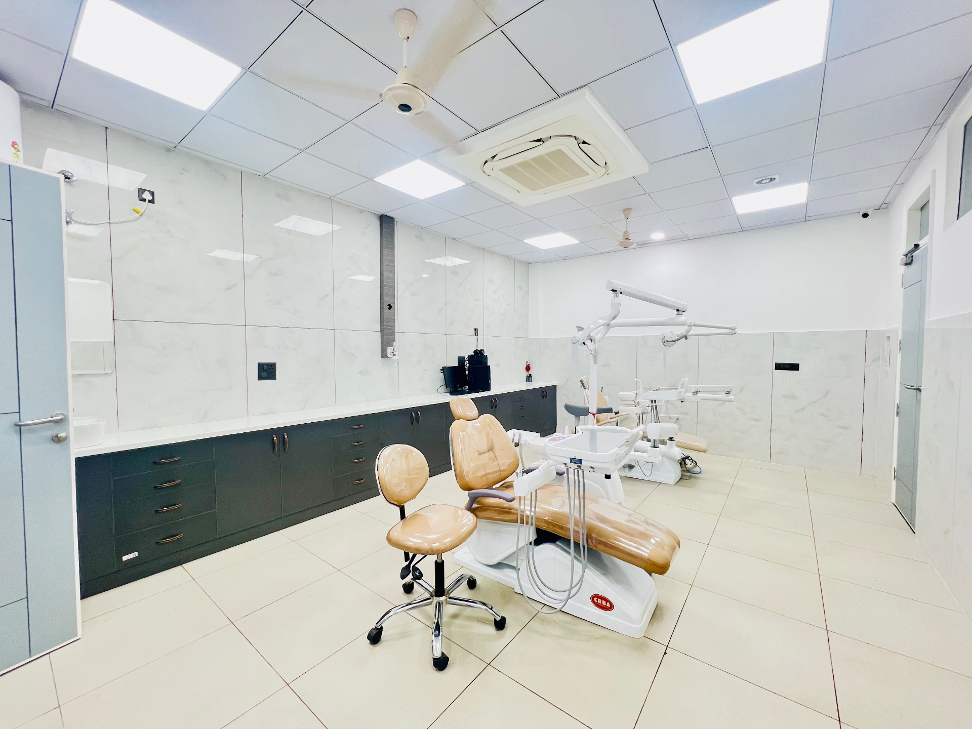 Dental treatment suite